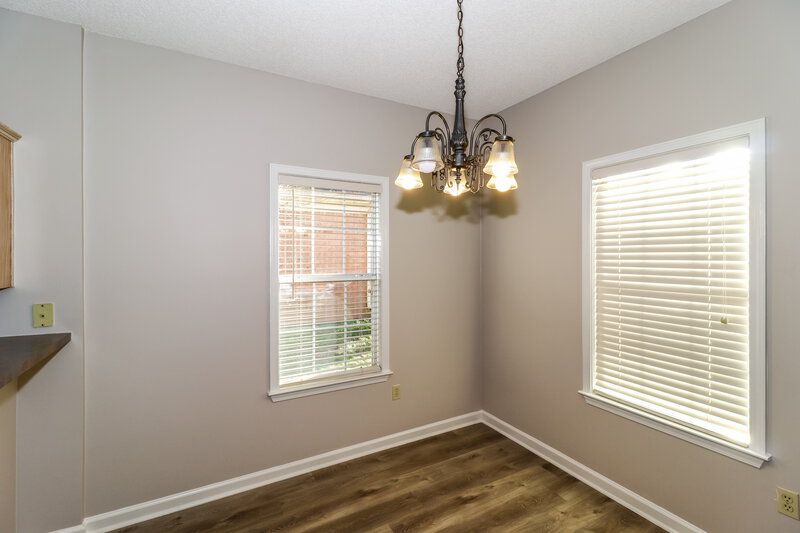 2,560/Mo, 784 Breeze Way Cordova, TN 38018 Dining Room View