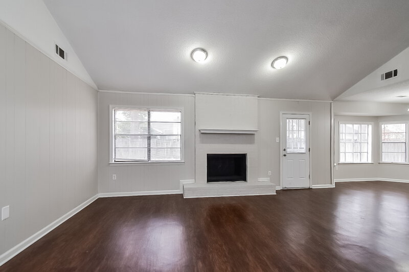 1,965/Mo, 7371 Hollorn Ln Memphis, TN 38125 Living Room View 2