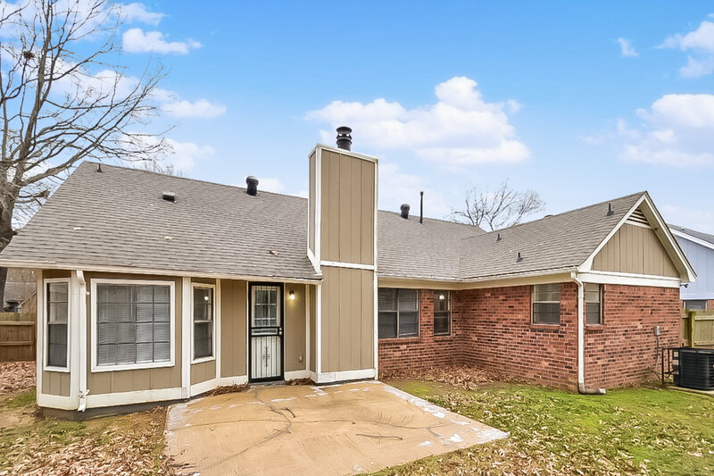 1,965/Mo, 7371 Hollorn Ln Memphis, TN 38125 Rear View