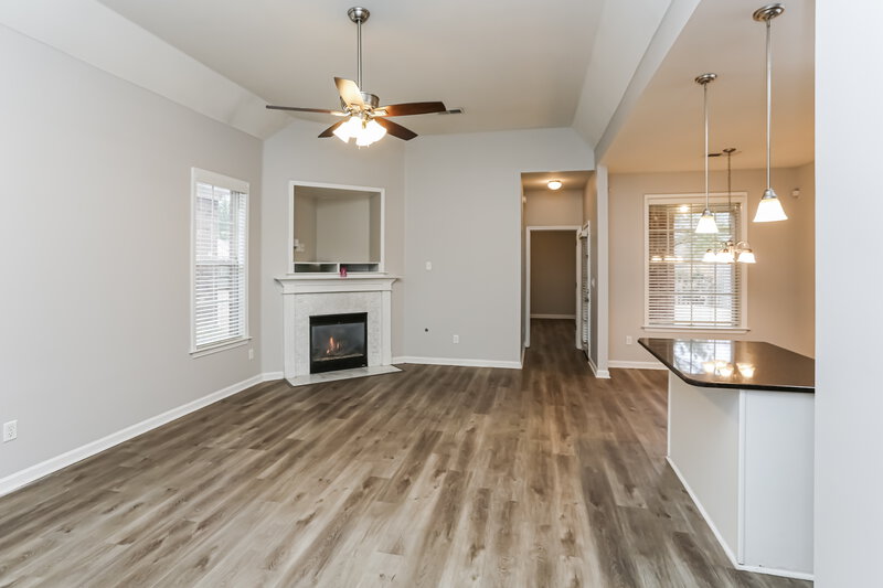 2,120/Mo, 4969 Shaws Ridge Trl Arlington, TN 38002 Living Room View 2