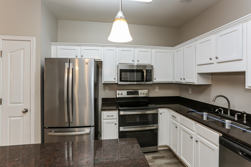2,120/Mo, 4969 Shaws Ridge Trl Arlington, TN 38002 Kitchen View