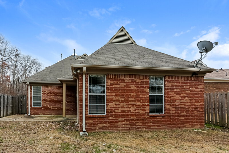 2,120/Mo, 4969 Shaws Ridge Trl Arlington, TN 38002 Rear View