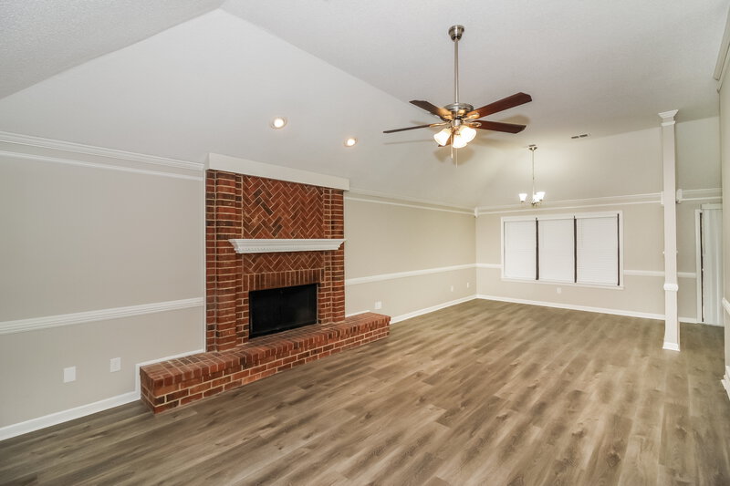 1,915/Mo, 8695 Chris Suzanne Cir Cordova, TN 38018 Living Room View 3