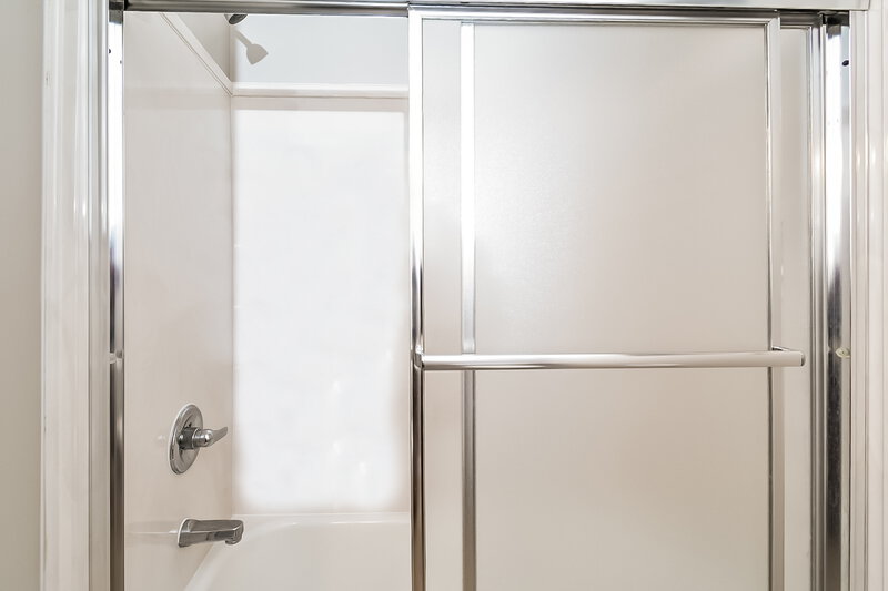1,980/Mo, 7214 Grapetree Trl Cordova, TN 38018 Main Bathroom View 3