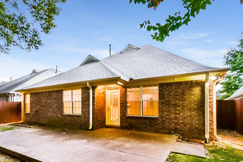 1,980/Mo, 7214 Grapetree Trl Cordova, TN 38018 Rear View