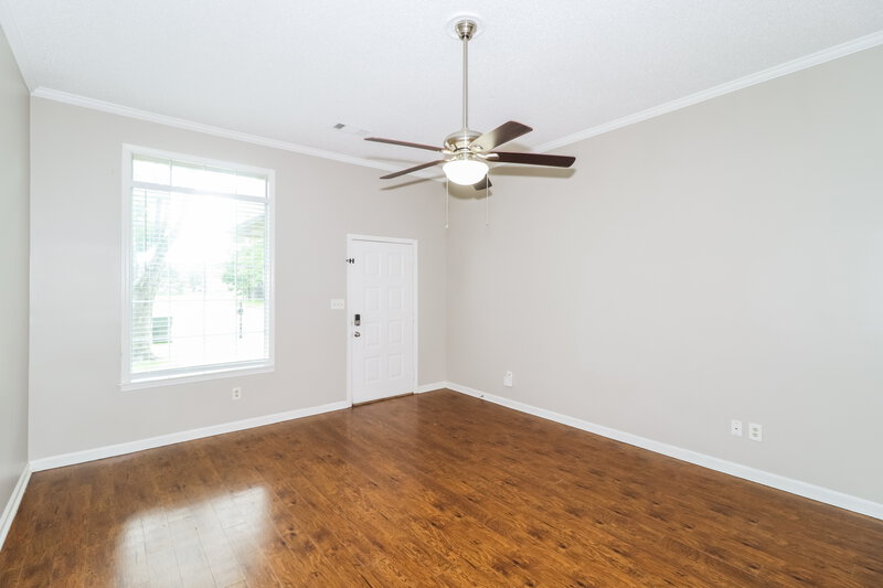 1,780/Mo, 2268 Lake Hill Ct Memphis, TN 38016 Living Room View