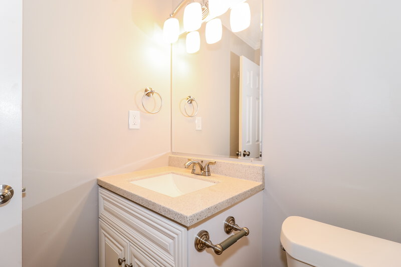2,530/Mo, 2268 Lake Hill Ct Memphis, TN 38016 Bathroom View
