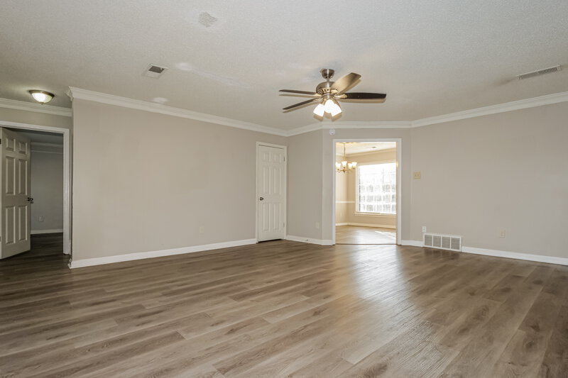 1,940/Mo, 329 Locust Grove Dr Memphis, TN 38018 Living Room View 2