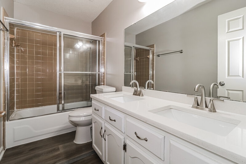 2,075/Mo, 329 Locust Grove Dr Memphis, TN 38018 Bathroom View