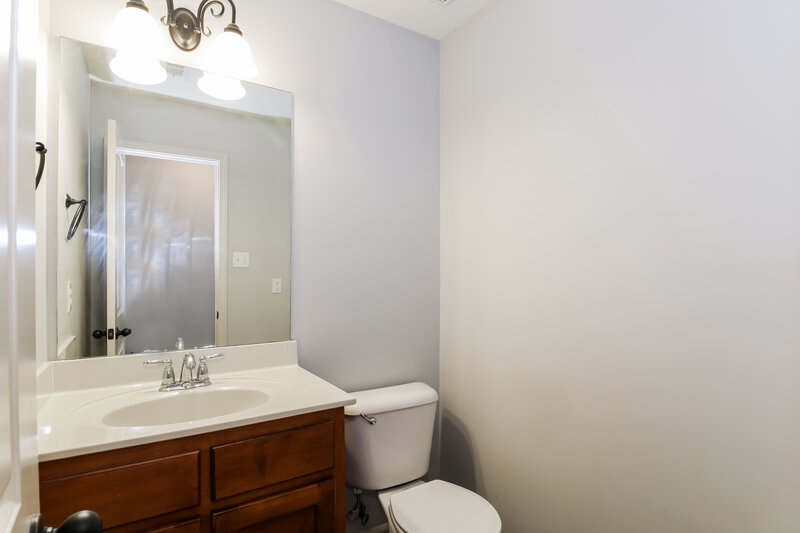 1,875/Mo, 480 Lakewood Dr Oakland, TN 38060 Bathroom View