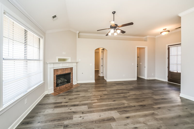 1,850/Mo, 4845 Cantata Dr Walls, MS 38680 Living Room View