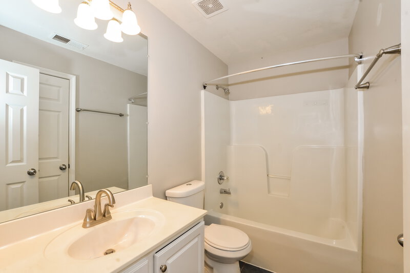 2,175/Mo, 9082 Fulton Ln Memphis, TN 38016 Bathroom View