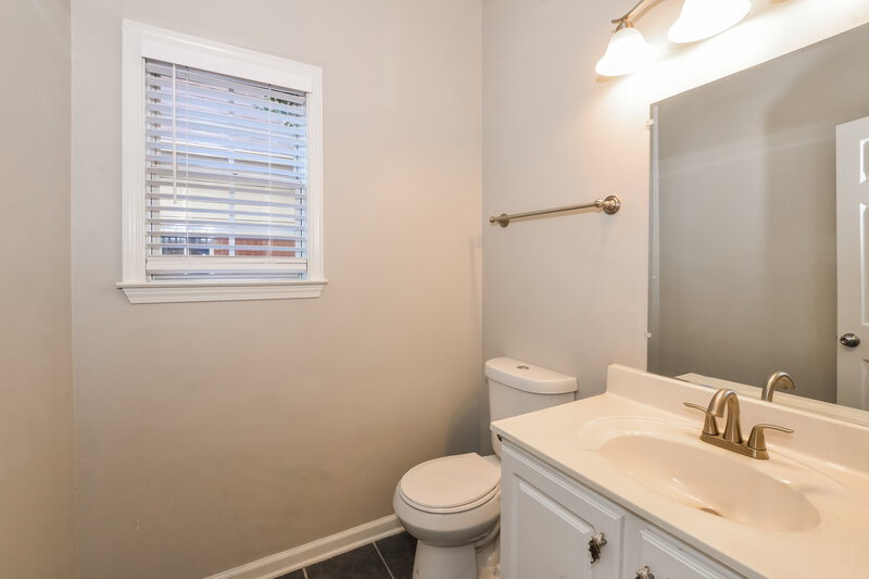 2,175/Mo, 9082 Fulton Ln Memphis, TN 38016 Bathroom View 2