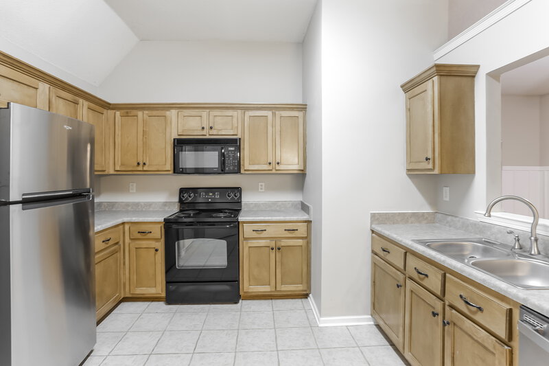 1,710/Mo, 871 Galyon Dr Southaven, MS 38671 Kitchen View 2