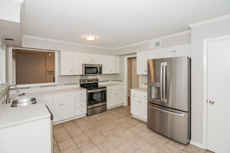 2,205/Mo, 399 Reksten Cv Cordova, TN 38018 Kitchen View