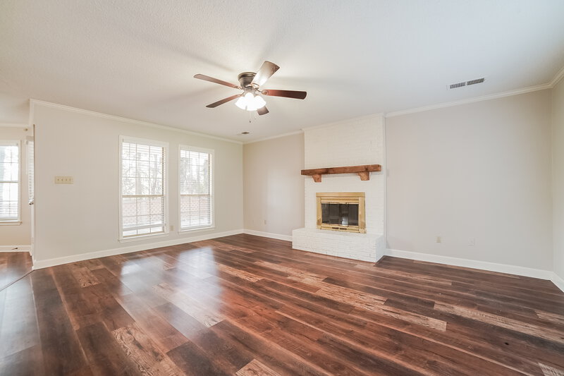 1,720/Mo, 6136 Cherokee Dr Olive Branch, MS 38654 Living Room View