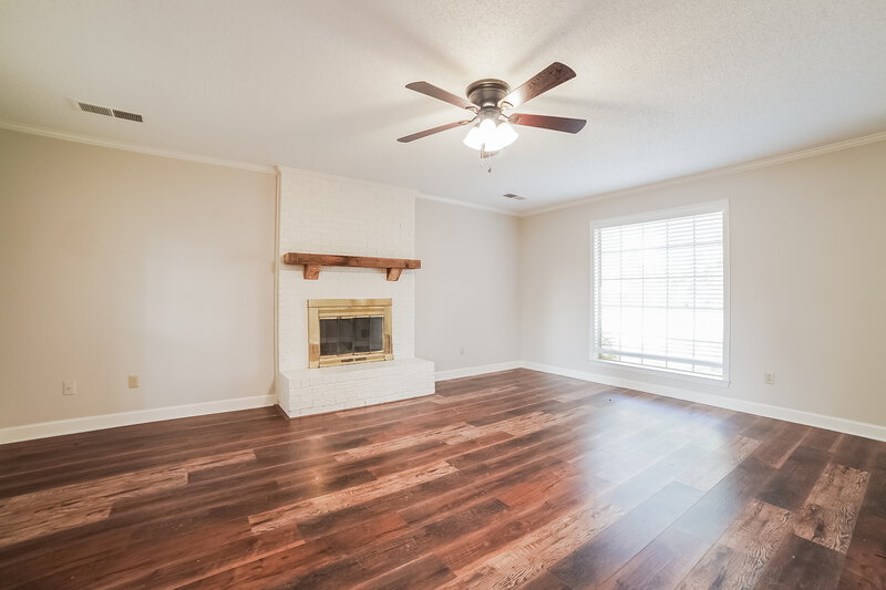 1,720/Mo, 6136 Cherokee Dr Olive Branch, MS 38654 Living Room View 2