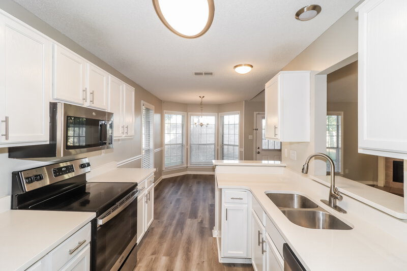 1,750/Mo, 3920 Pecan Trace Cv Memphis, TN 38135 Kitchen View 2