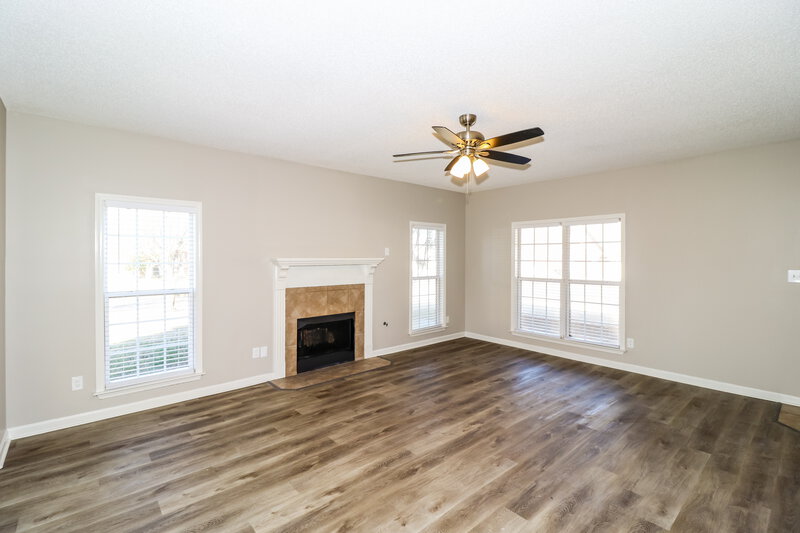 2,280/Mo, 6049 Armistead St Arlington, TN 38002 Living Room View 2