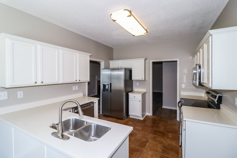 2,280/Mo, 6049 Armistead St Arlington, TN 38002 Kitchen View 2