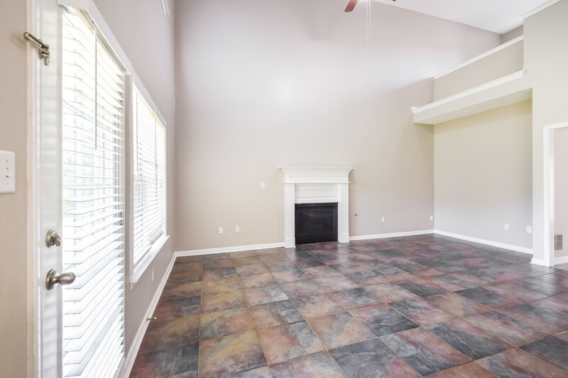 0/Mo, 5606 Southbend Olive Branch, MS 38654 Living Room View