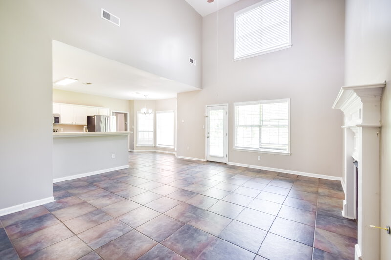 0/Mo, 5606 Southbend Olive Branch, MS 38654 Living Room View 2