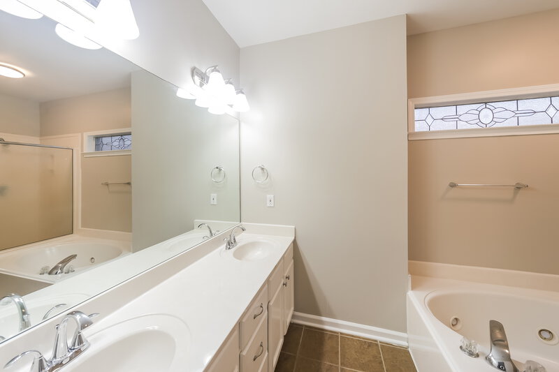 3,190/Mo, 5606 Southbend Olive Branch, MS 38654 Main Bathroom View 2