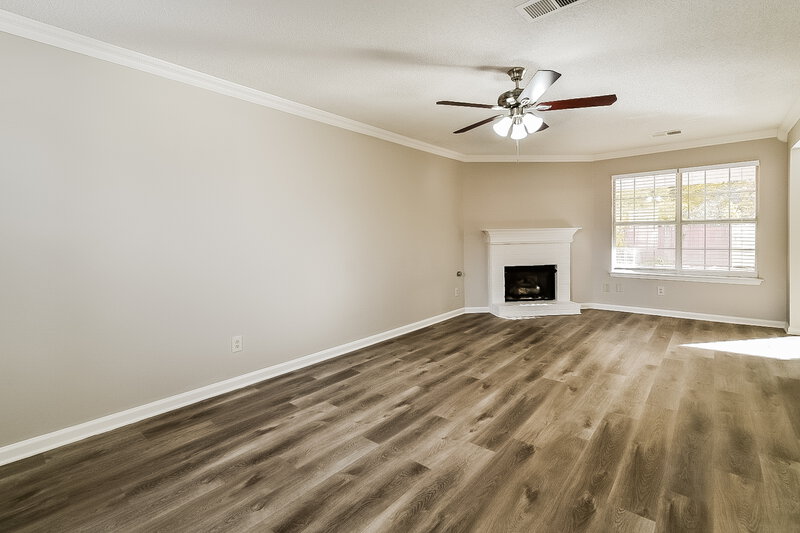 1,960/Mo, 5725 Morning Flower Dr Memphis, TN 38135 Living Room View