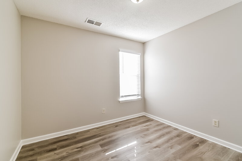 1,960/Mo, 5725 Morning Flower Dr Memphis, TN 38135 Bedroom View