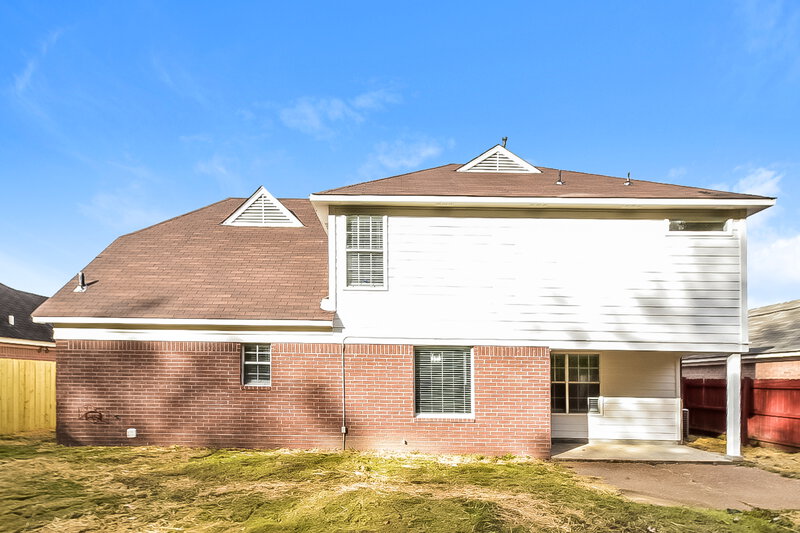 1,960/Mo, 5725 Morning Flower Dr Memphis, TN 38135 Rear View