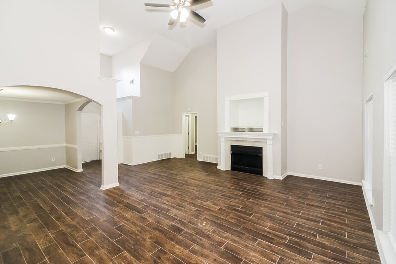 2,415/Mo, 5094 Summer Mist Cv Arlington, TN 38002 Living Room View 2