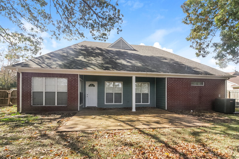 2,415/Mo, 5094 Summer Mist Cv Arlington, TN 38002 Rear View