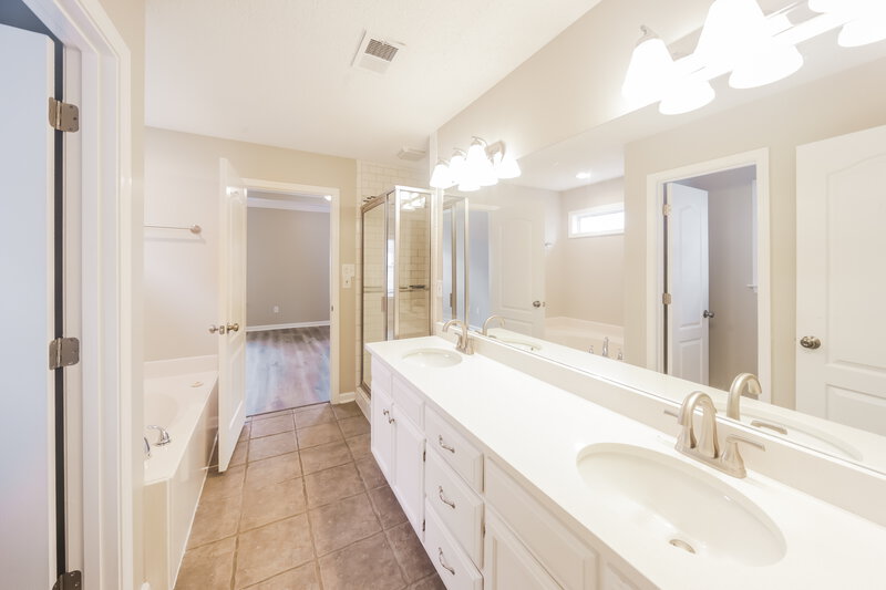 1,940/Mo, 7902 Allendale Cv Olive Branch, MS 38654 Main Bathroom View 2