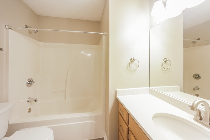 1,940/Mo, 7902 Allendale Cv Olive Branch, MS 38654 Bathroom View