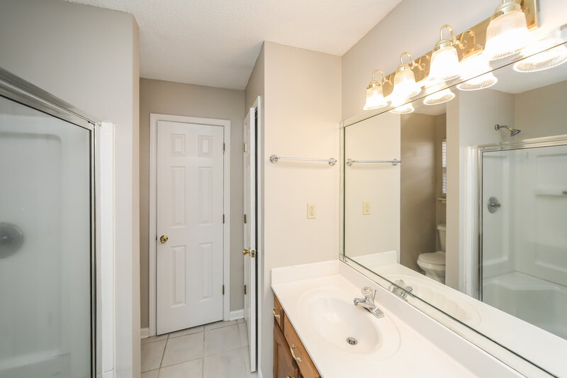 1,690/Mo, 8728 Cat Tail Dr Southaven, MS 38671 Main Bathroom View