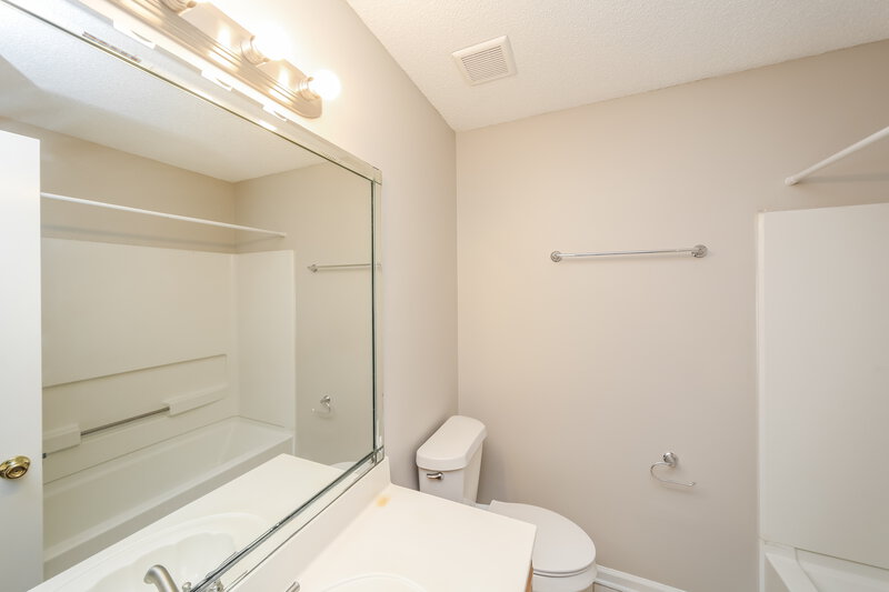 1,690/Mo, 8728 Cat Tail Dr Southaven, MS 38671 Bathroom View