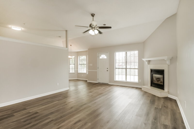 1,845/Mo, 10873 E Ridge Dr Olive Branch, MS 38654 Living Room View 2