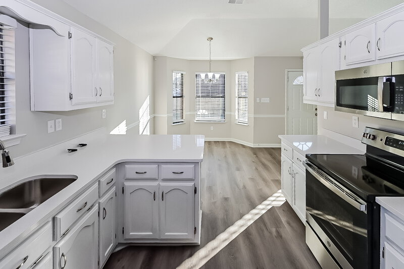 1,860/Mo, 10873 E Ridge Dr Olive Branch, MS 38654 Kitchen View