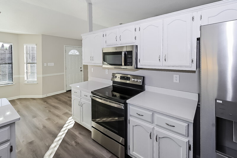 1,860/Mo, 10873 E Ridge Dr Olive Branch, MS 38654 Kitchen View 2