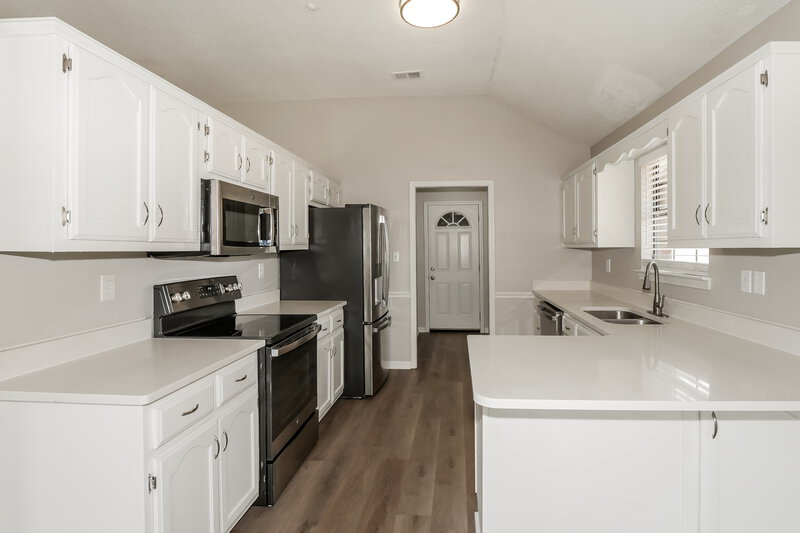 1,845/Mo, 10873 E Ridge Dr Olive Branch, MS 38654 Kitchen View