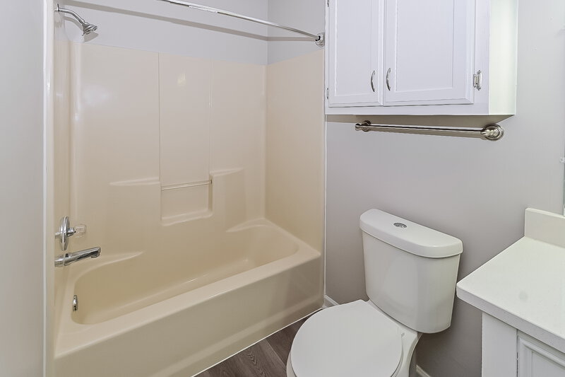 1,860/Mo, 10873 E Ridge Dr Olive Branch, MS 38654 Bathroom View