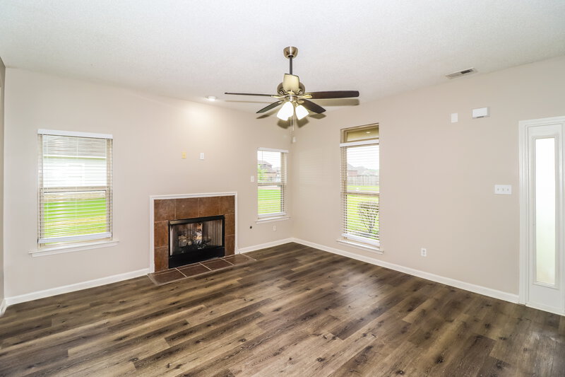 2,095/Mo, 8429 Wild Dune Ln Bartlett, TN 38002 Living Room View 2