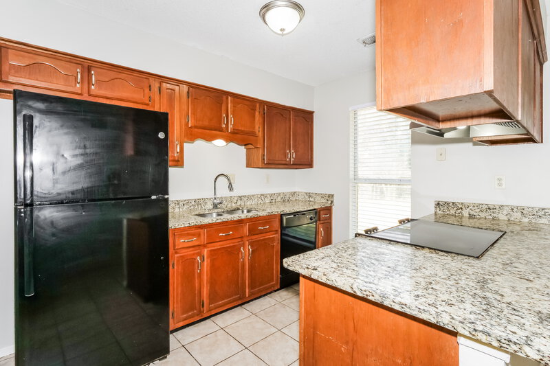1,380/Mo, 6325 Kensington Rd Horn Lake, MS 38637 Kitchen View