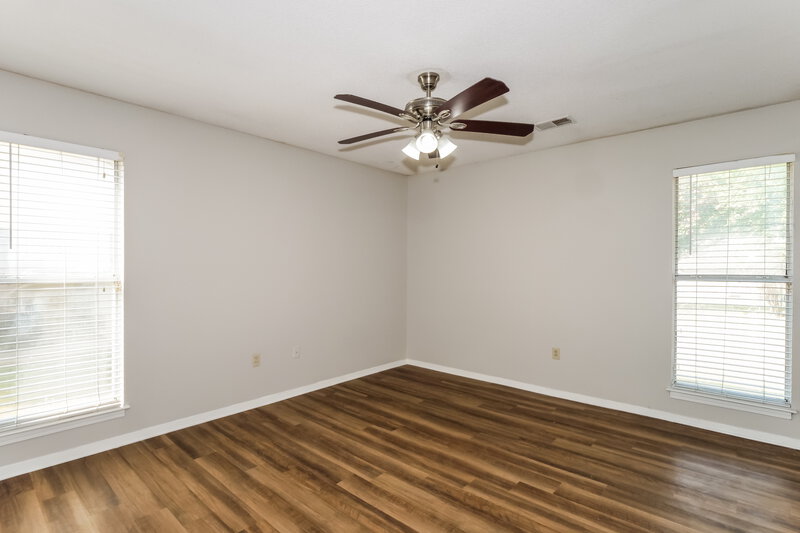 1,380/Mo, 6325 Kensington Rd Horn Lake, MS 38637 Main Bedroom View 2