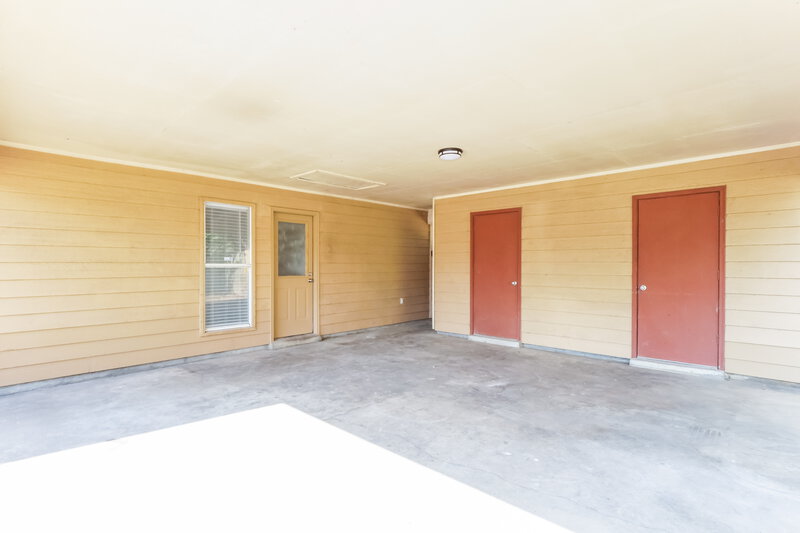 1,380/Mo, 6325 Kensington Rd Horn Lake, MS 38637 Porch View