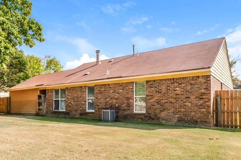 1,380/Mo, 6325 Kensington Rd Horn Lake, MS 38637 Rear View 2