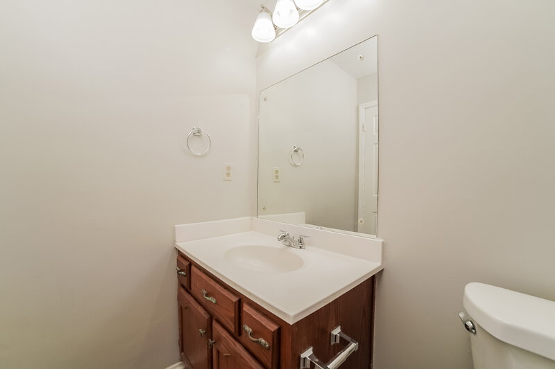 2,030/Mo, 3409 Laurelwood St Horn Lake, MS 38637 Main Bathroom View 2