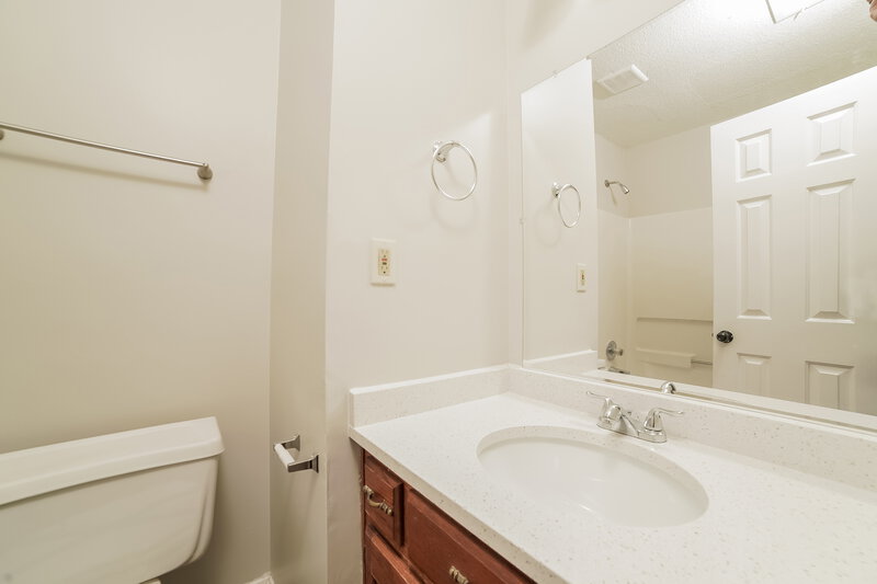 2,030/Mo, 3409 Laurelwood St Horn Lake, MS 38637 Bathroom View
