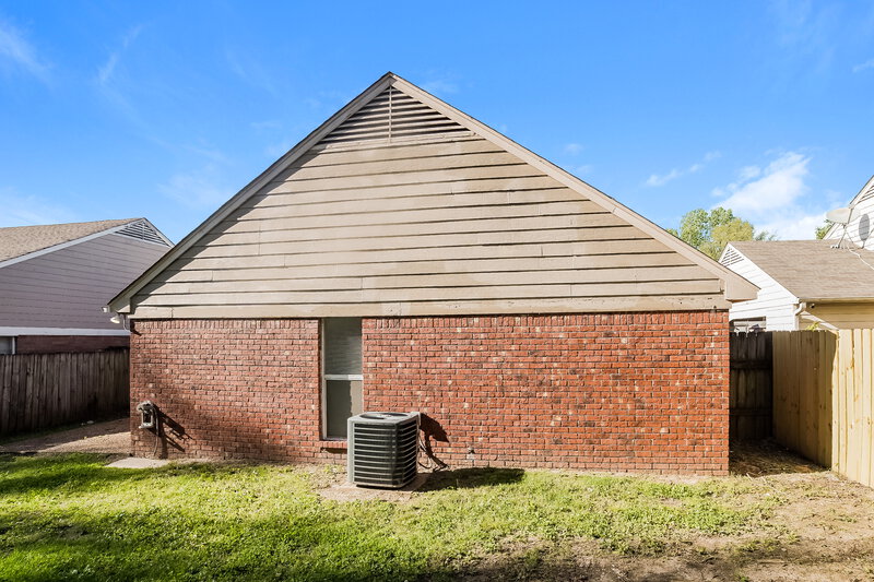 2,030/Mo, 3409 Laurelwood St Horn Lake, MS 38637 Rear View 2