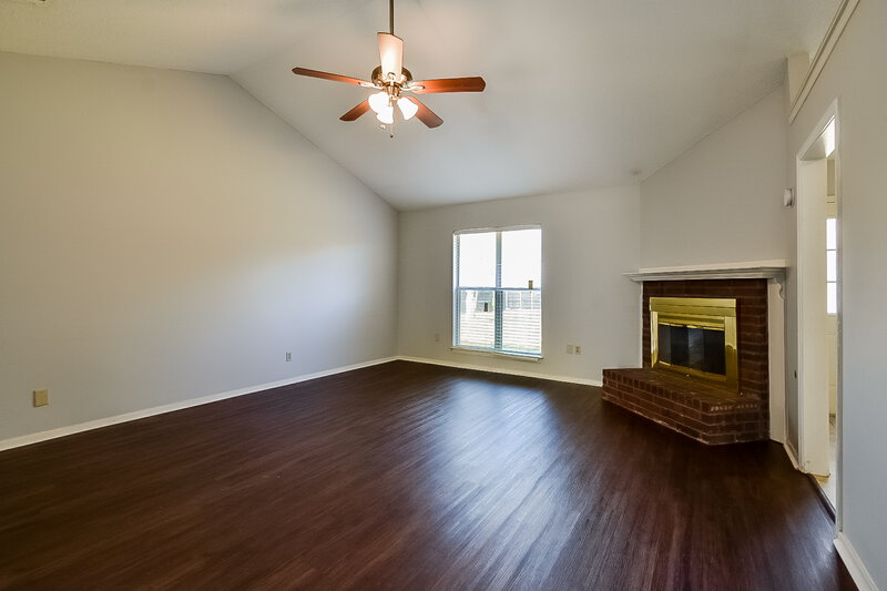 1,470/Mo, 7301 Dunbarton Dr Horn Lake, MS 38637 Living Room View